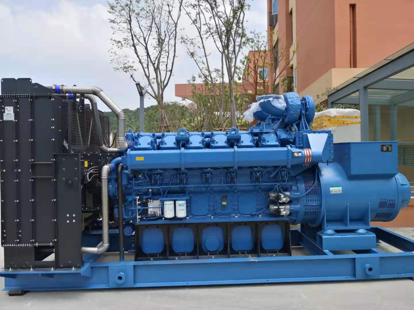 1100KW玉柴YC12VTD1680-D30柴油发电机组